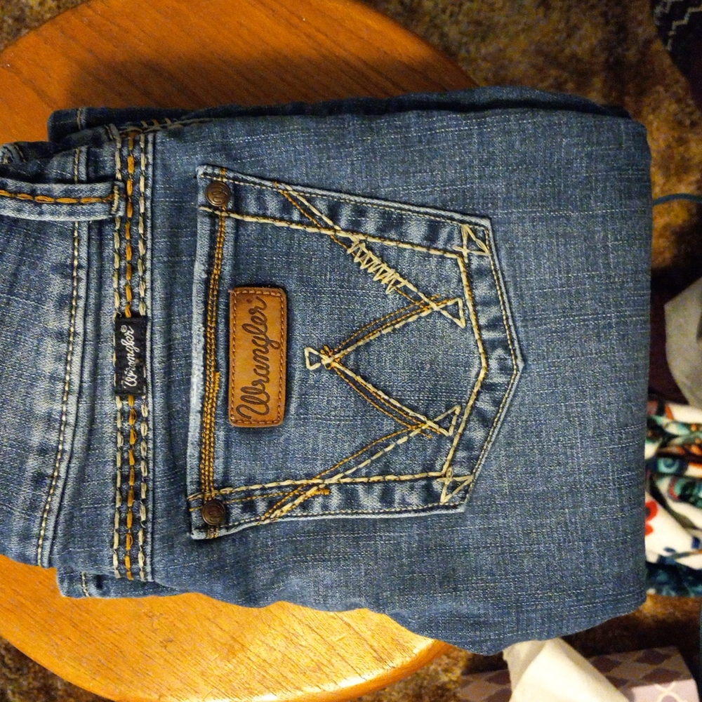 Wrangler bootcut jeans. Size 1/2x34